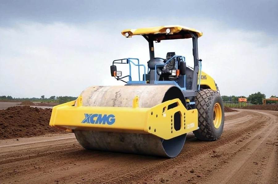 Compaction roller